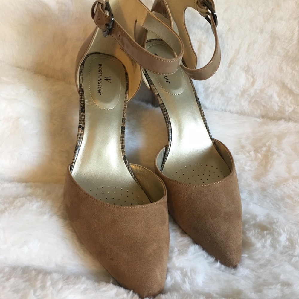 NEW Suede nude point kitten 🐱 heel